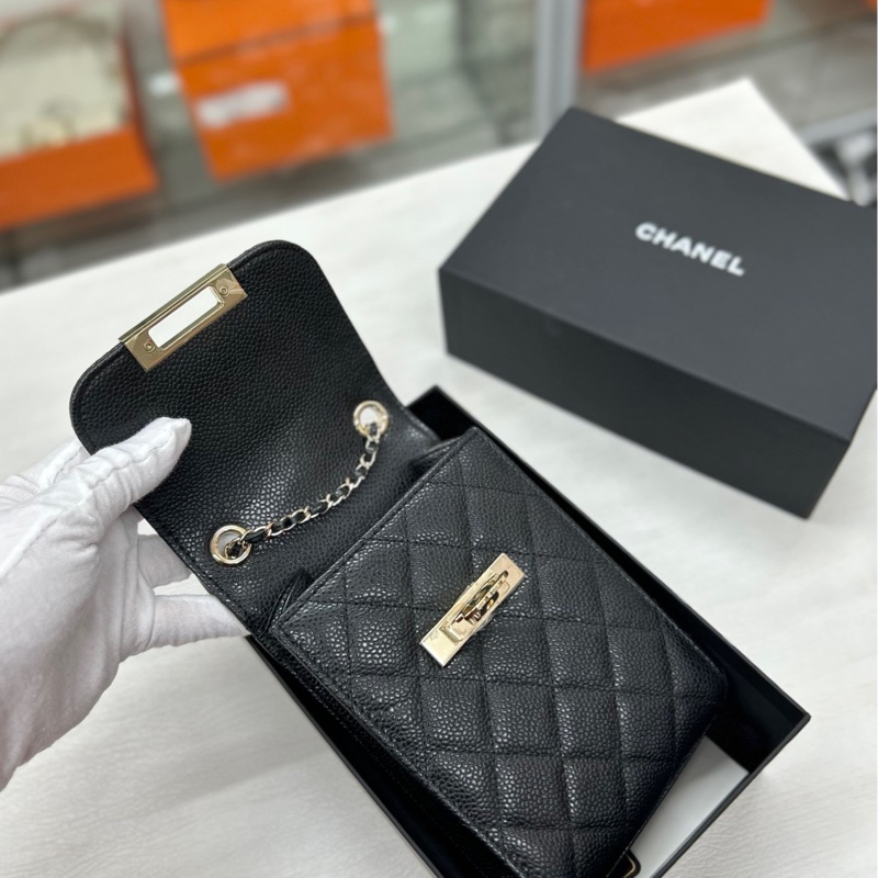 Chanel 黑金荔枝牛皮手機包-6