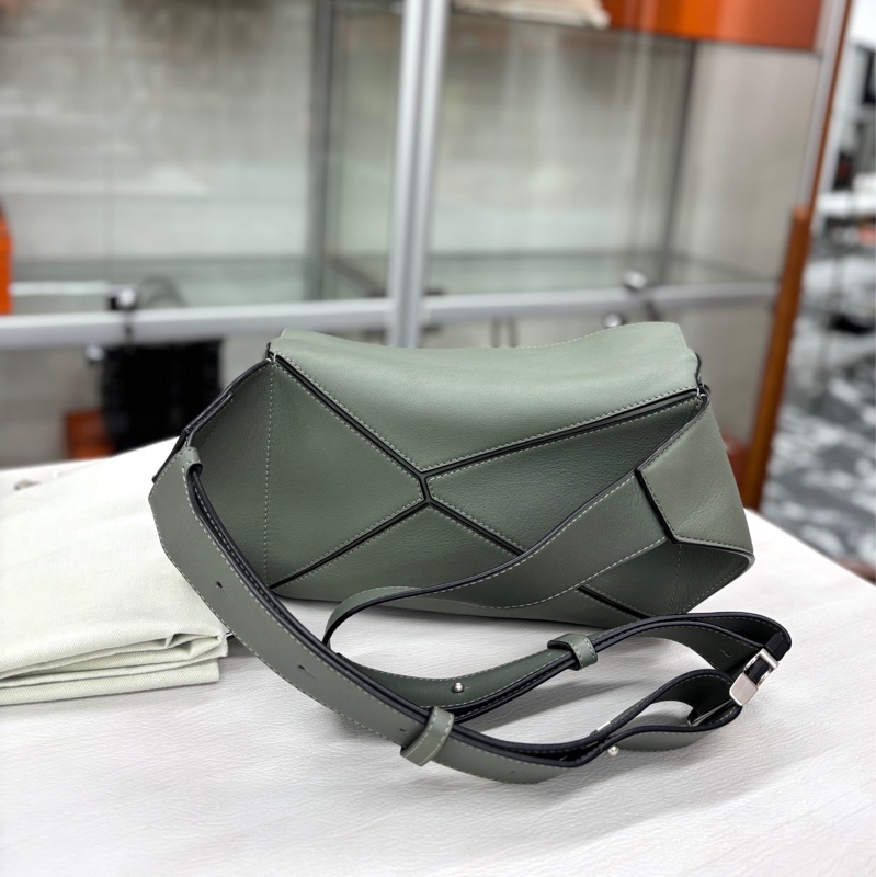 Loewe Puzzle 灰綠色-1