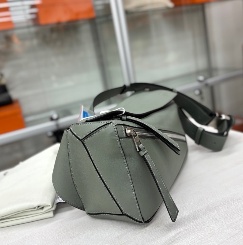 Loewe Puzzle 灰綠色-2