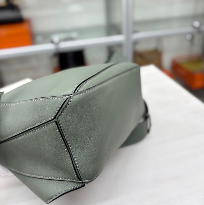 Loewe Puzzle 灰綠色-4