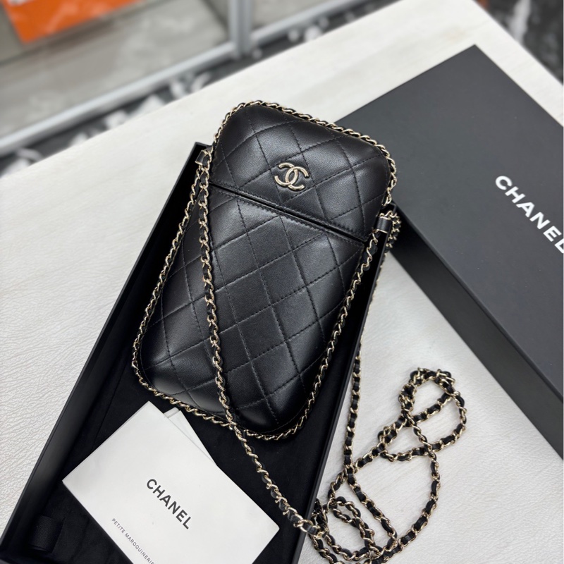 Chanel 21B羊皮滾邊手機包-0