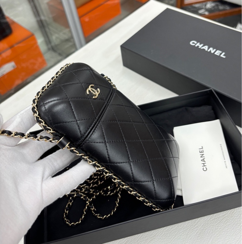 Chanel 21B羊皮滾邊手機包-2