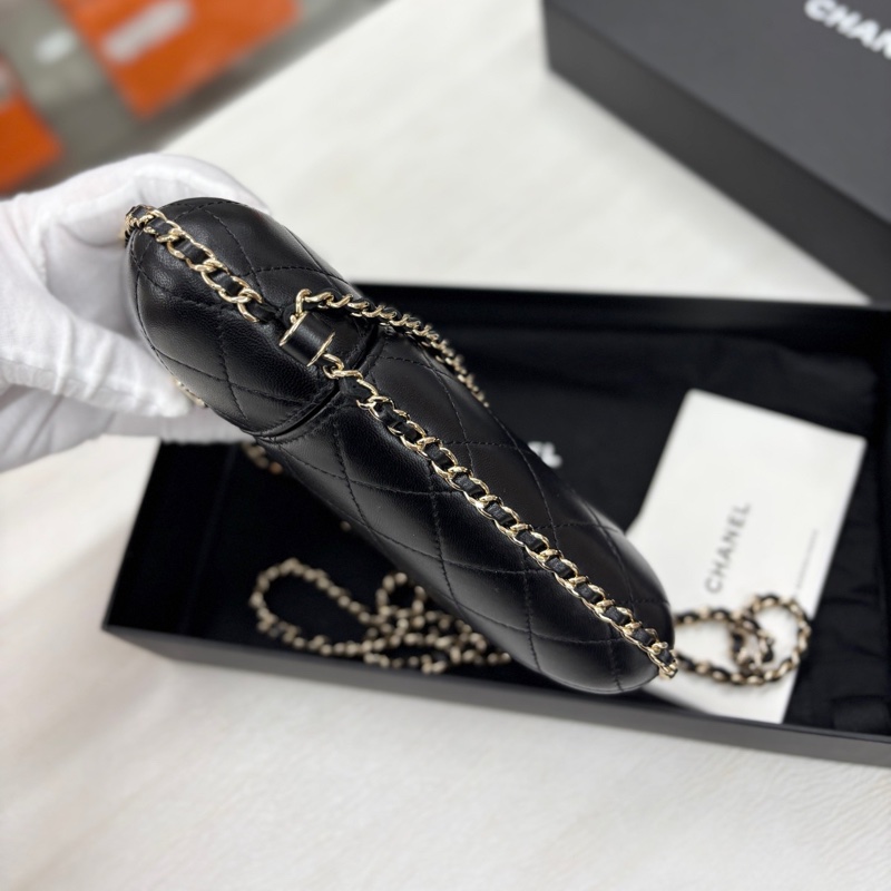 Chanel 21B羊皮滾邊手機包-3