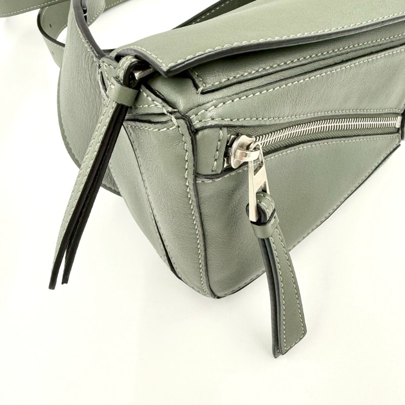 LOEWE - 鼠尾草綠Mini Puzzle Edge 腰包-12