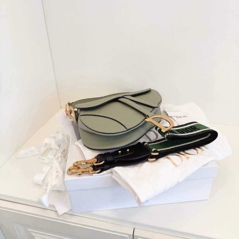 Dior 爆款saddle酪梨綠金扣馬鞍包中號寬肩帶26*20*6.5cm 全新閒置配件塵袋盒子購證-4