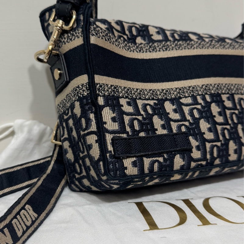 Dior 經典老花小號郵差包-9