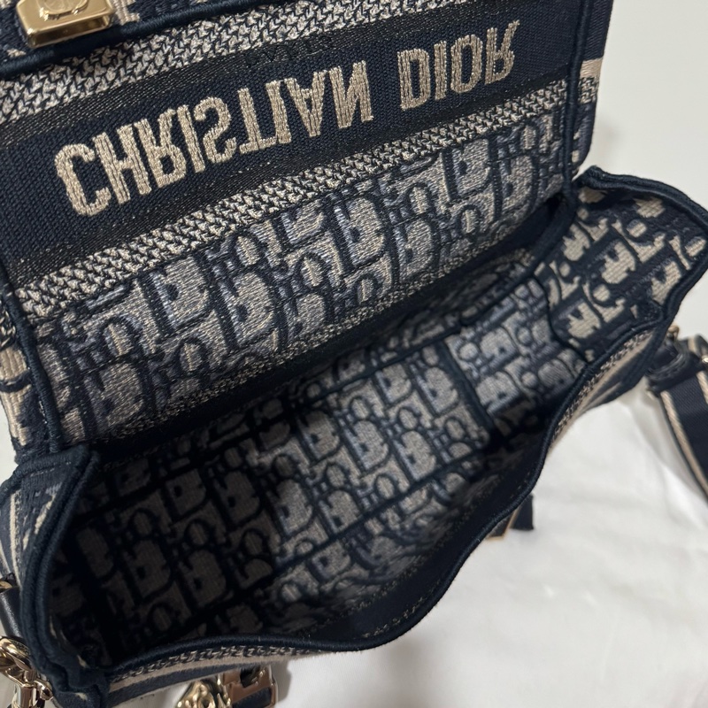 Dior 經典老花小號郵差包-11