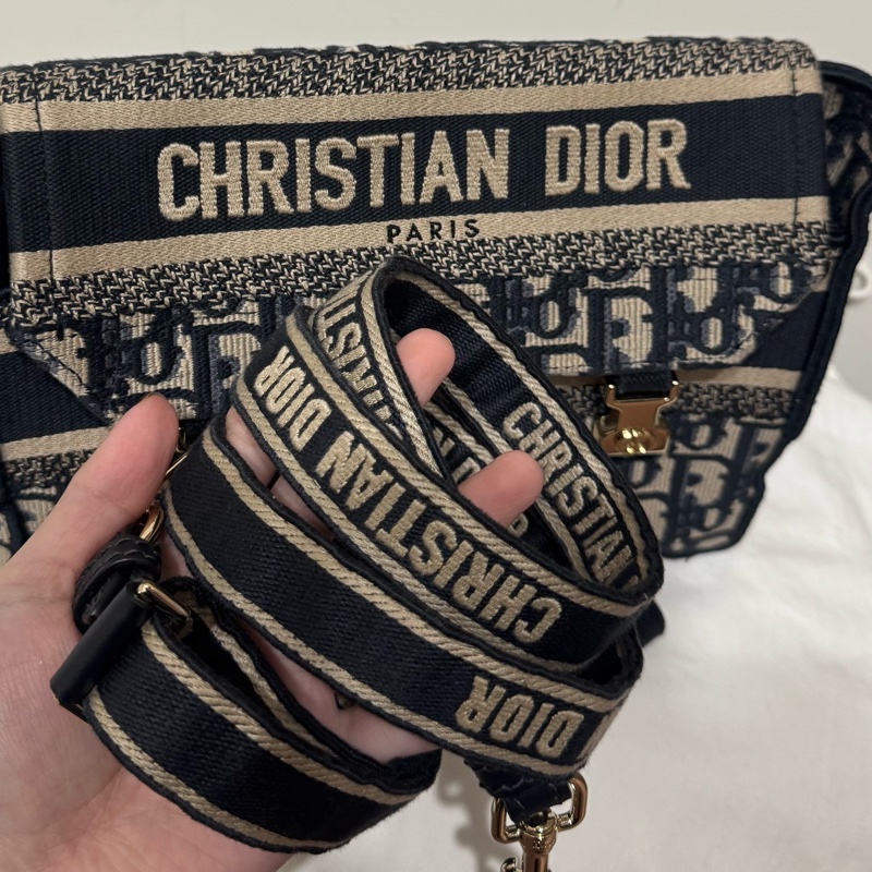 Dior 經典老花小號郵差包-12