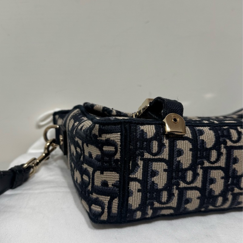 Dior 經典老花小號郵差包-13