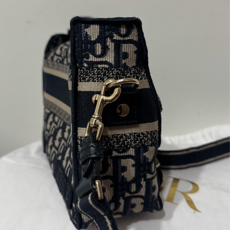 Dior 經典老花小號郵差包-16