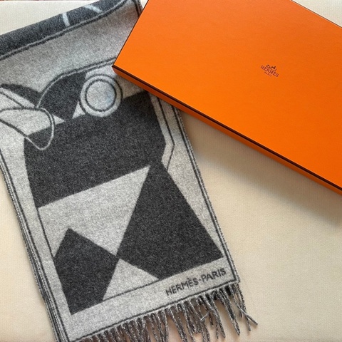 全新 清貨🧡 Hermes cashmere 頸巾 羊绒 圍巾  🐴 Camails Jacquard 馬頭盔甲提花