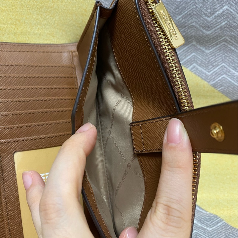 Michael Kors 手拿包。手腕包 長夾。手機包-8