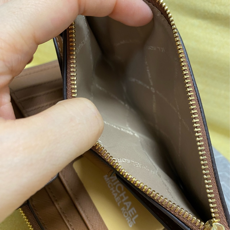 Michael Kors 手拿包。手腕包 長夾。手機包-17