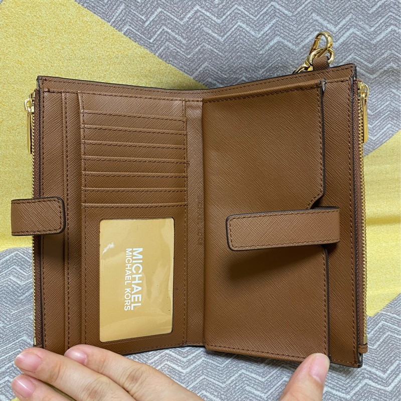 Michael Kors 手拿包。手腕包 長夾。手機包-19