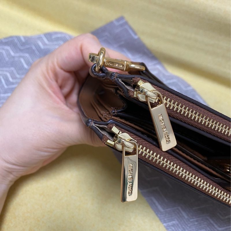 Michael Kors 手拿包。手腕包 長夾。手機包-20