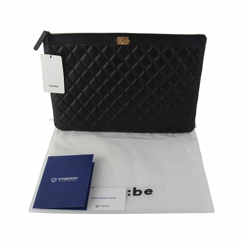 【包稅】CHANEL Boy Chanel A84407 魚子醬金手拿包（大）35221-6