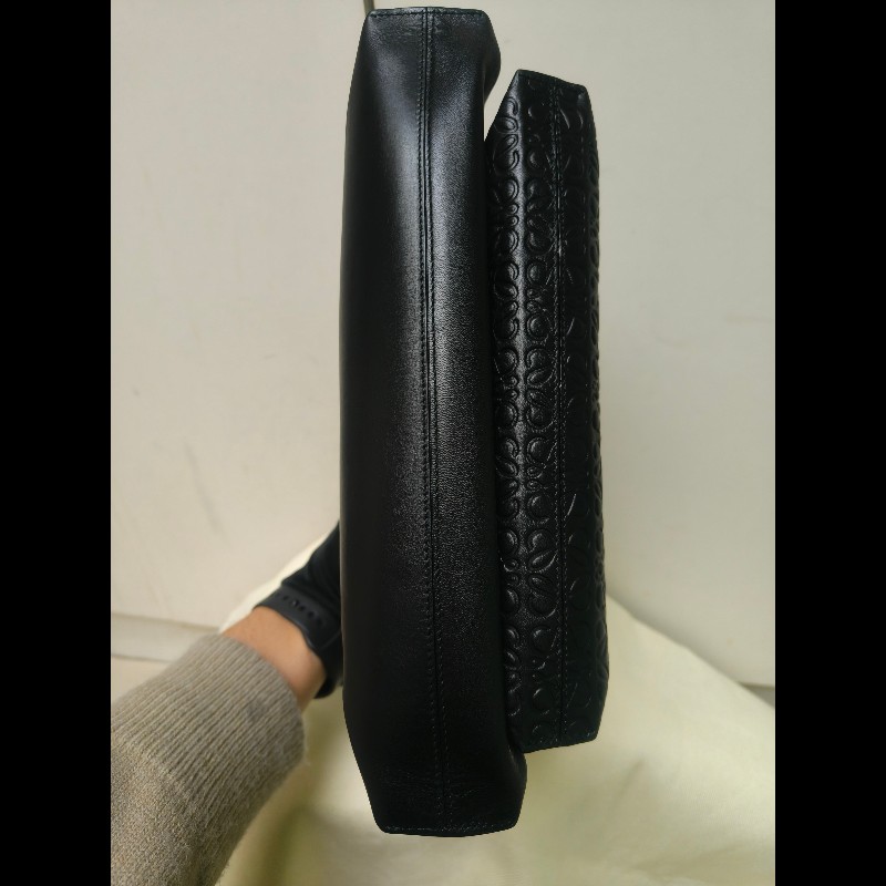 ‼️年前限時特賣‼️（原25800）至1/25⏰【8成新】㊣✨ LOEWE ✨羅威 黑色 壓紋 雙夾層 小羊皮 肩背包 斜背包 /二手包/二手精品🌳二手樹屋🌳-5