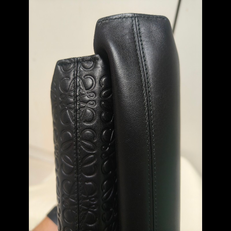‼️年前限時特賣‼️（原25800）至1/25⏰【8成新】㊣✨ LOEWE ✨羅威 黑色 壓紋 雙夾層 小羊皮 肩背包 斜背包 /二手包/二手精品🌳二手樹屋🌳-12