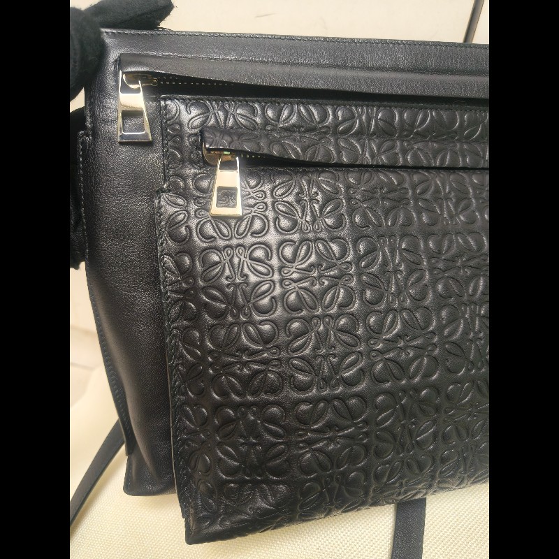 ‼️年前限時特賣‼️（原25800）至1/25⏰【8成新】㊣✨ LOEWE ✨羅威 黑色 壓紋 雙夾層 小羊皮 肩背包 斜背包 /二手包/二手精品🌳二手樹屋🌳-14