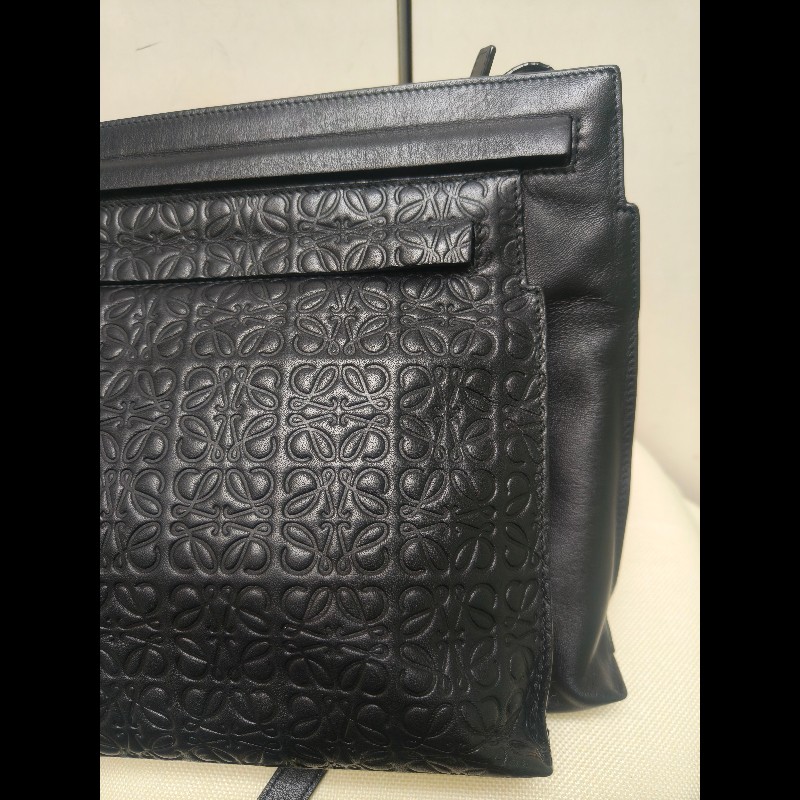 ‼️年前限時特賣‼️（原25800）至1/25⏰【8成新】㊣✨ LOEWE ✨羅威 黑色 壓紋 雙夾層 小羊皮 肩背包 斜背包 /二手包/二手精品🌳二手樹屋🌳-15