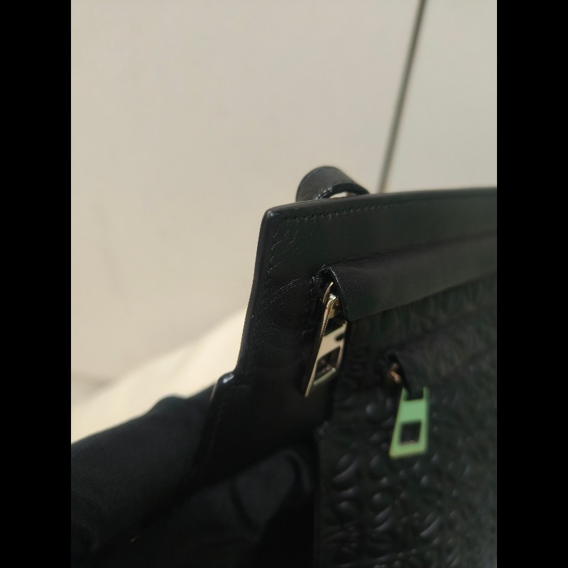 ‼️年前限時特賣‼️（原25800）至1/25⏰【8成新】㊣✨ LOEWE ✨羅威 黑色 壓紋 雙夾層 小羊皮 肩背包 斜背包 /二手包/二手精品🌳二手樹屋🌳-16