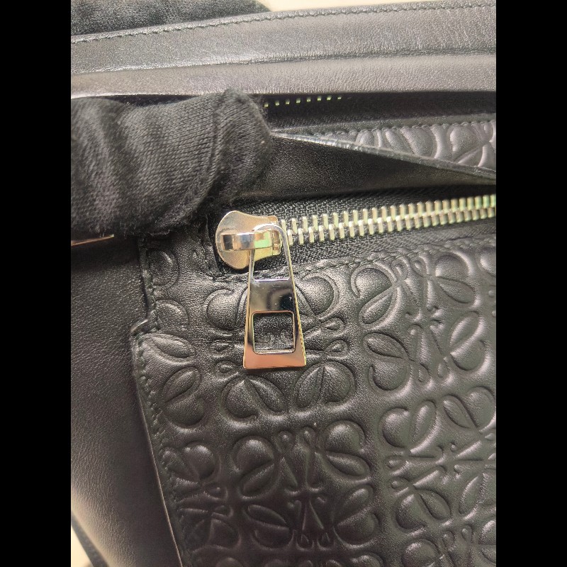 ‼️年前限時特賣‼️（原25800）至1/25⏰【8成新】㊣✨ LOEWE ✨羅威 黑色 壓紋 雙夾層 小羊皮 肩背包 斜背包 /二手包/二手精品🌳二手樹屋🌳-19