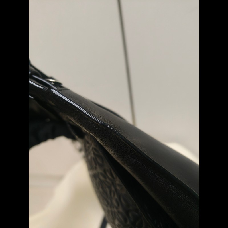 ‼️年前限時特賣‼️（原25800）至1/25⏰【8成新】㊣✨ LOEWE ✨羅威 黑色 壓紋 雙夾層 小羊皮 肩背包 斜背包 /二手包/二手精品🌳二手樹屋🌳-20