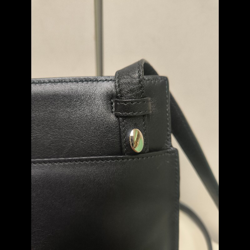‼️年前限時特賣‼️（原25800）至1/25⏰【8成新】㊣✨ LOEWE ✨羅威 黑色 壓紋 雙夾層 小羊皮 肩背包 斜背包 /二手包/二手精品🌳二手樹屋🌳-28