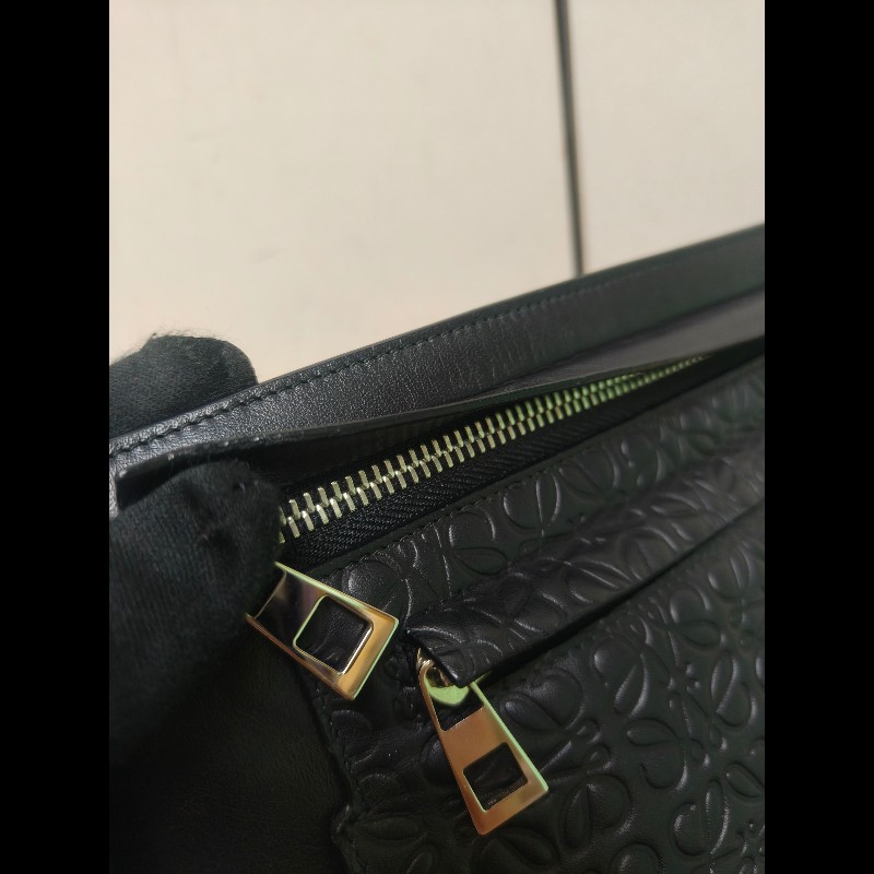 ‼️年前限時特賣‼️（原25800）至1/25⏰【8成新】㊣✨ LOEWE ✨羅威 黑色 壓紋 雙夾層 小羊皮 肩背包 斜背包 /二手包/二手精品🌳二手樹屋🌳-37