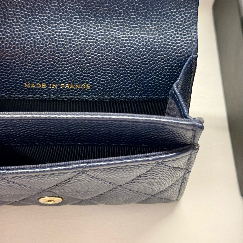 Chanel 深藍銀釦荔枝牛皮雙層卡包 全配男女皆宜-5