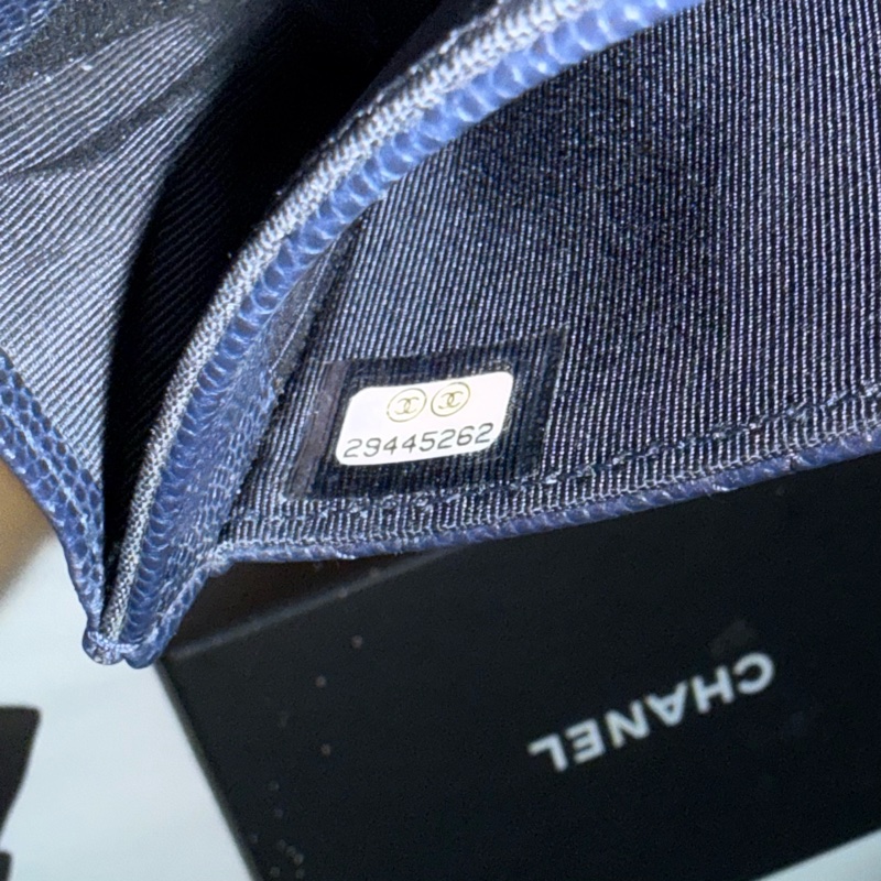 Chanel 深藍銀釦荔枝牛皮雙層卡包 全配男女皆宜-8