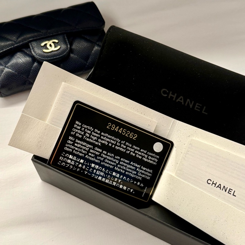 Chanel 深藍銀釦荔枝牛皮雙層卡包 全配男女皆宜-9