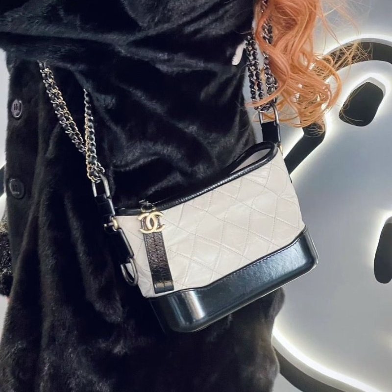 Chanel Gabrielle流浪包小號20*16*5 98新配件保卡塵袋-0