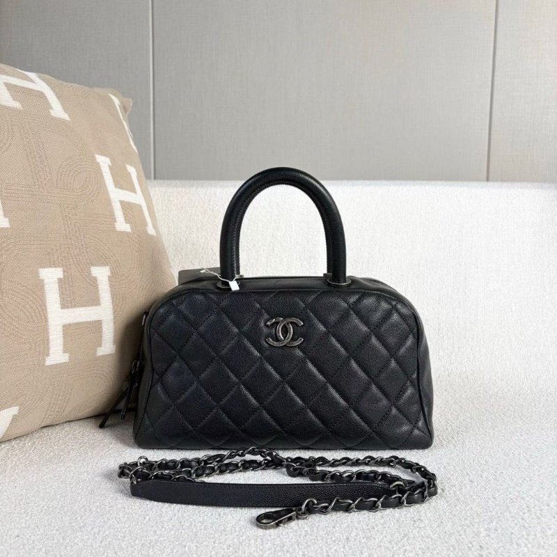 Chanel 保齡球手提斜背包黑銀荔枝皮38*17*13 98新配件塵袋-1
