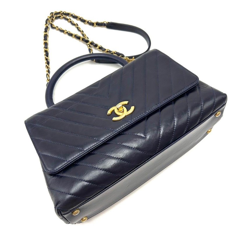 CHANEL 藍色金扣V紋Cocohandle手提肩背包29*17*10 98新配件保卡塵袋-4
