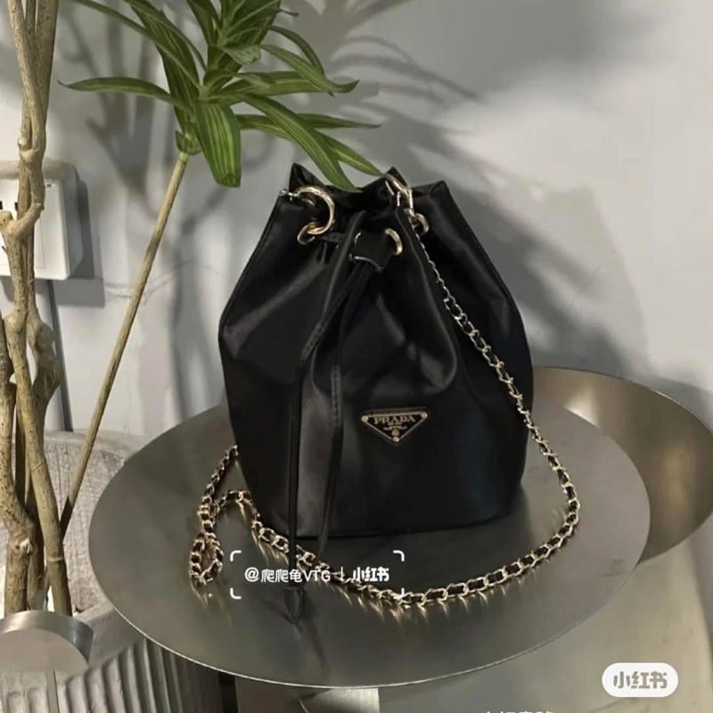Prada 降落傘束口包小水桶包🏅-32