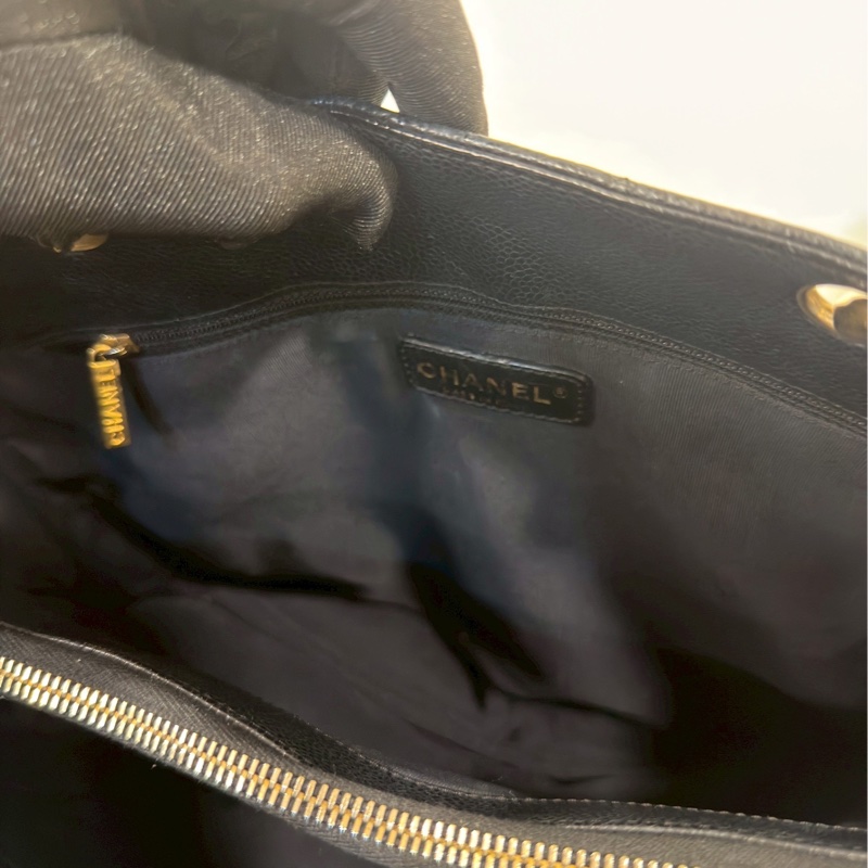 經典實用款😍99新🆕Chanel黑金荔枝牛皮GST托特包單肩包-20