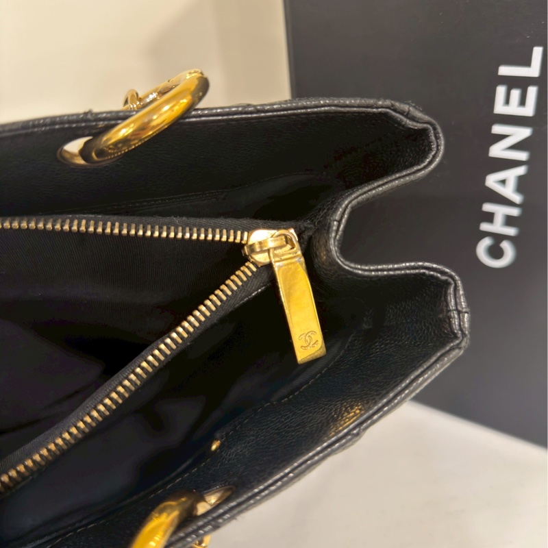 經典實用款😍99新🆕Chanel黑金荔枝牛皮GST托特包單肩包-23
