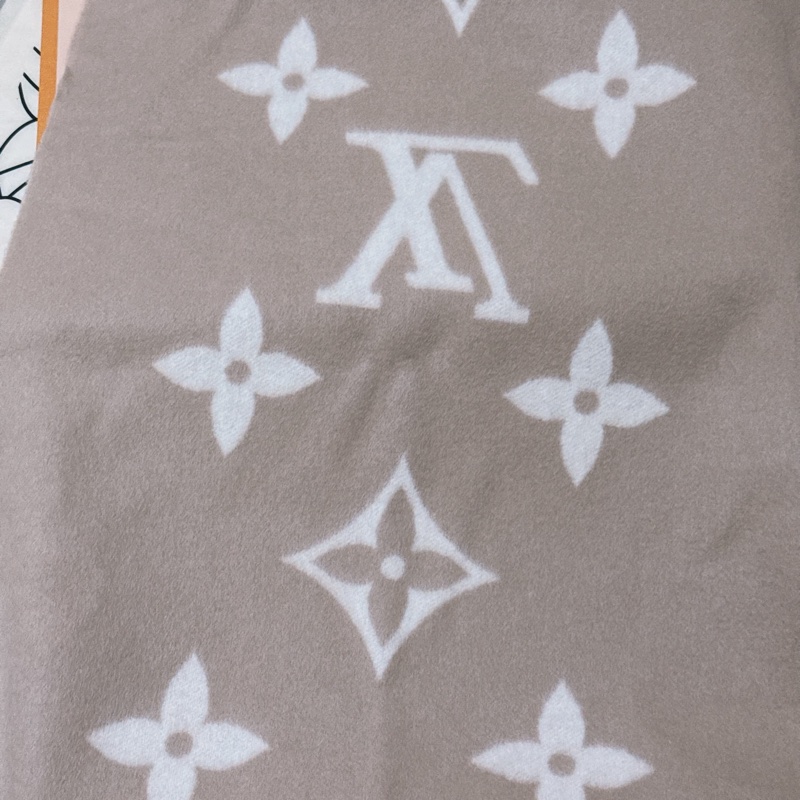 914intheair精品代購『全新』LV Louis Vuitton logo奶茶色雙面羊絨圍巾-6