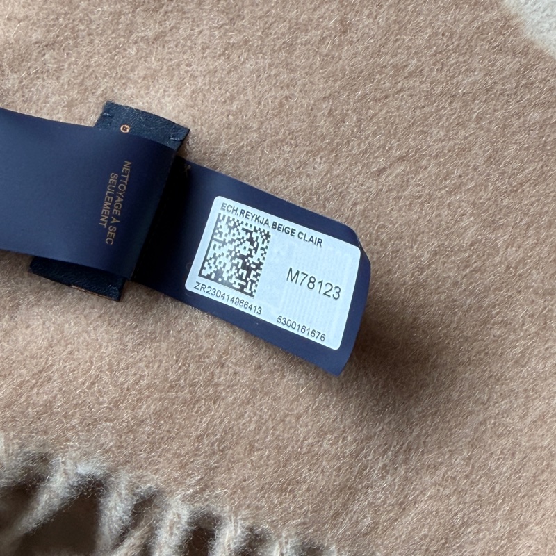 914intheair精品代購『全新』LV Louis Vuitton logo奶茶色雙面羊絨圍巾-12