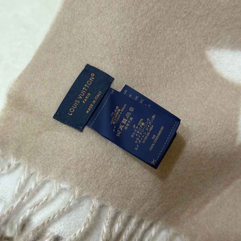 914intheair精品代購『全新』LV Louis Vuitton logo奶茶色雙面羊絨圍巾-14