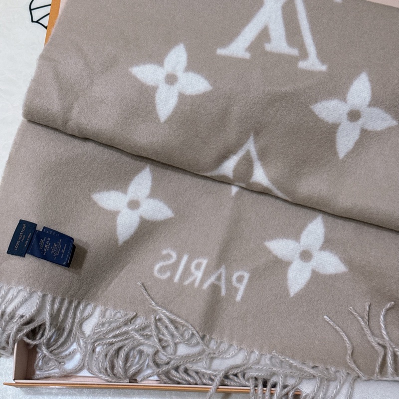 914intheair精品代購『全新』LV Louis Vuitton logo奶茶色雙面羊絨圍巾-4