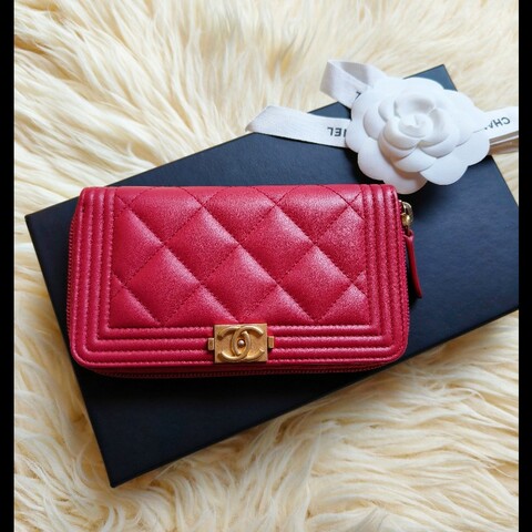 Chanel Boy款紅色中夾