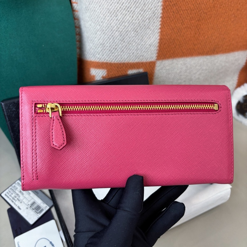 【近新閒置品】Prada 粉色十字紋牛皮長款錢包長夾財布-1