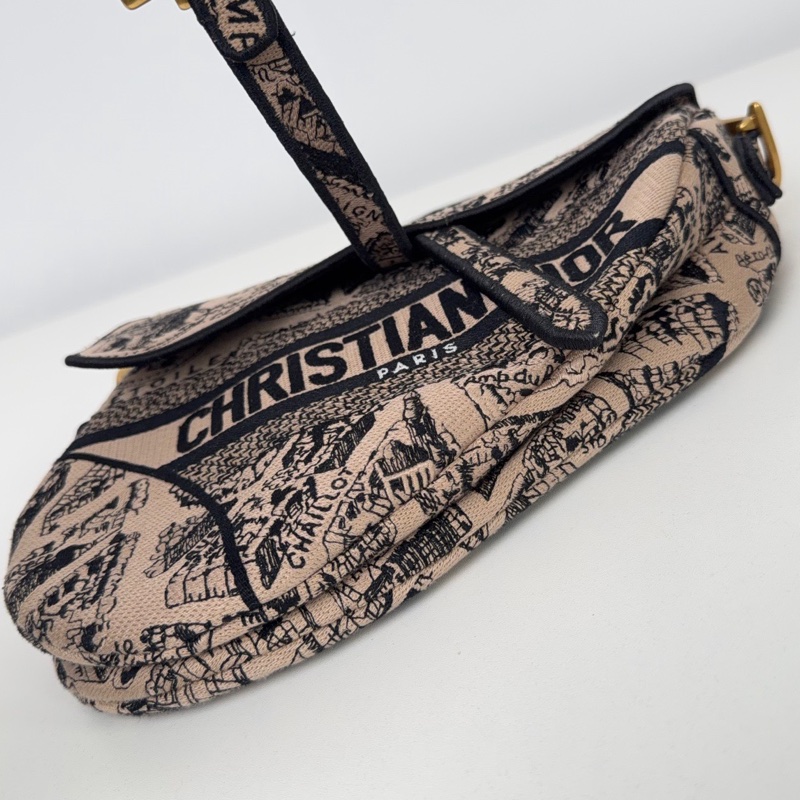 【近新閒置品】Dior迪奧23年巴黎地圖丹寧限量款奶茶色刺繡馬鞍包中號手提單肩包-5