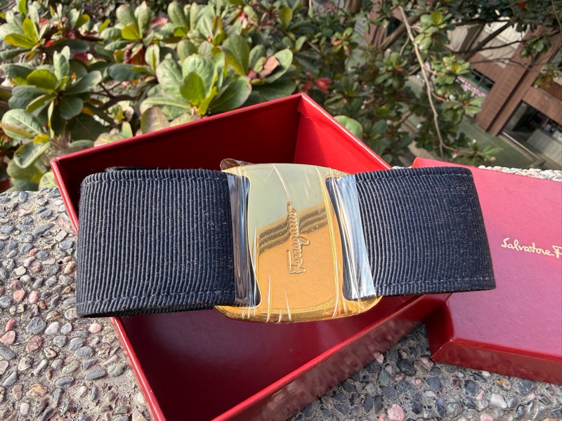 二手絕版Ferragamo深藍色蝴蝶結金屬logo緞帶拚皮革腰封腰帶Vintage皮帶-1