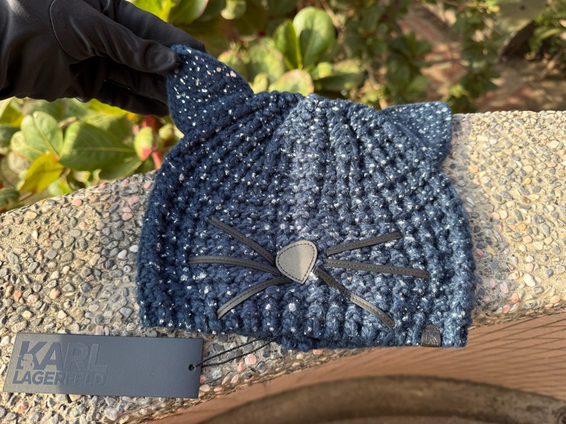 全新KARL LAGERFELD CHOUPETTE 卡爾 拉格斐深藍色銀蔥老佛爺貓咪造型粗針織毛帽-0