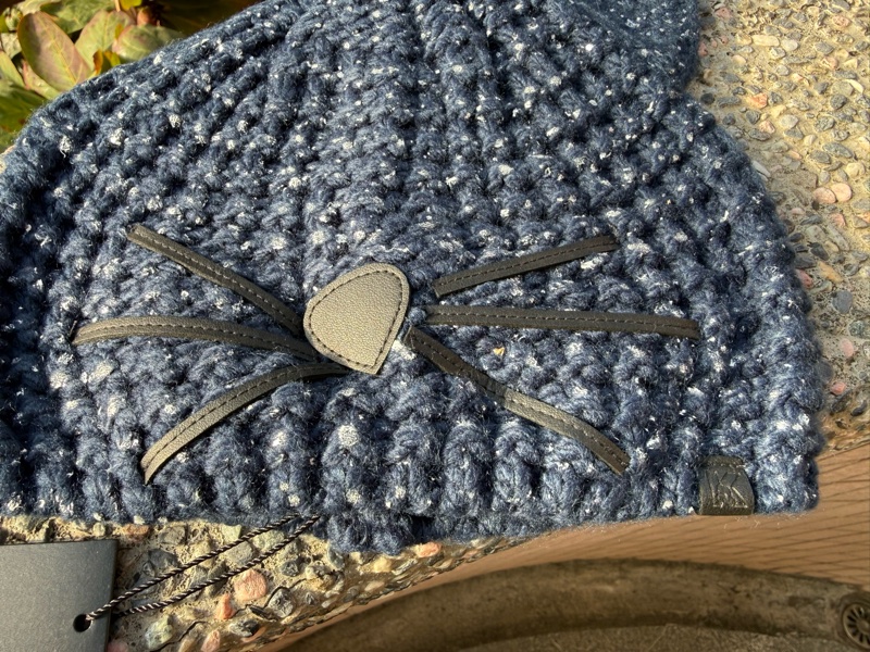 全新KARL LAGERFELD CHOUPETTE 卡爾 拉格斐深藍色銀蔥老佛爺貓咪造型粗針織毛帽-1