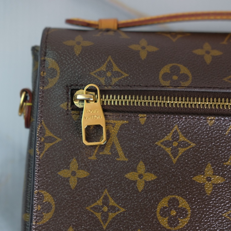 Louis Vuitton Métis 郵差包-26