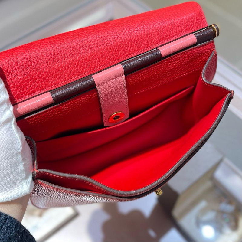 HERMES爱马仕Sac Saut 25 红色金扣斜挎包-6